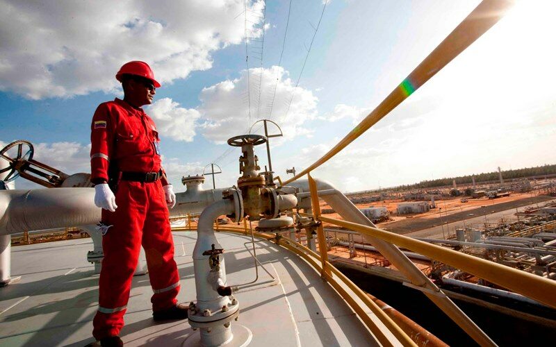 Producción petrolera venezolana mantiene estabilidad pese a sanciones externas